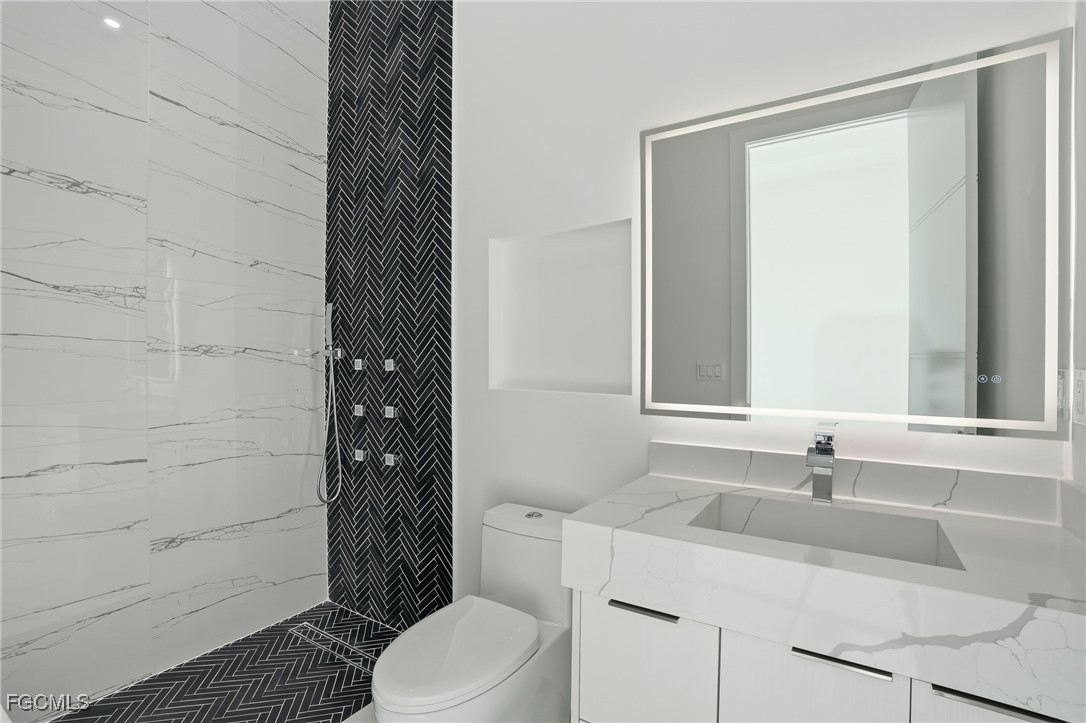 2532 CALOOSA SHORES DR