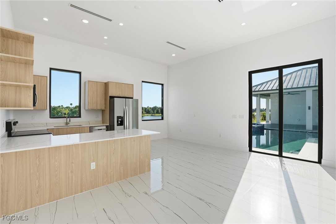 2532 CALOOSA SHORES DR