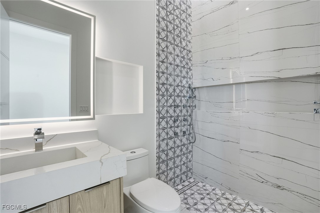 2532 CALOOSA SHORES DR