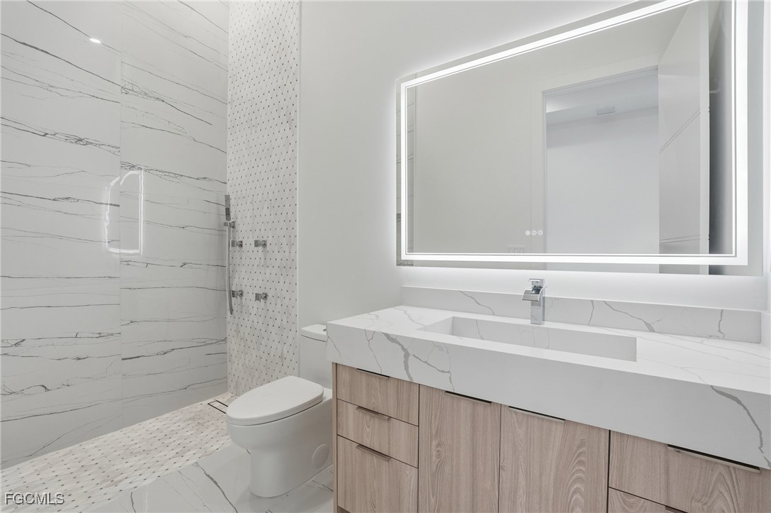 2532 CALOOSA SHORES DR