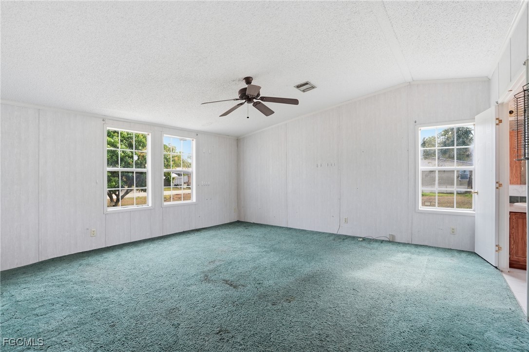 580 Brittany LN