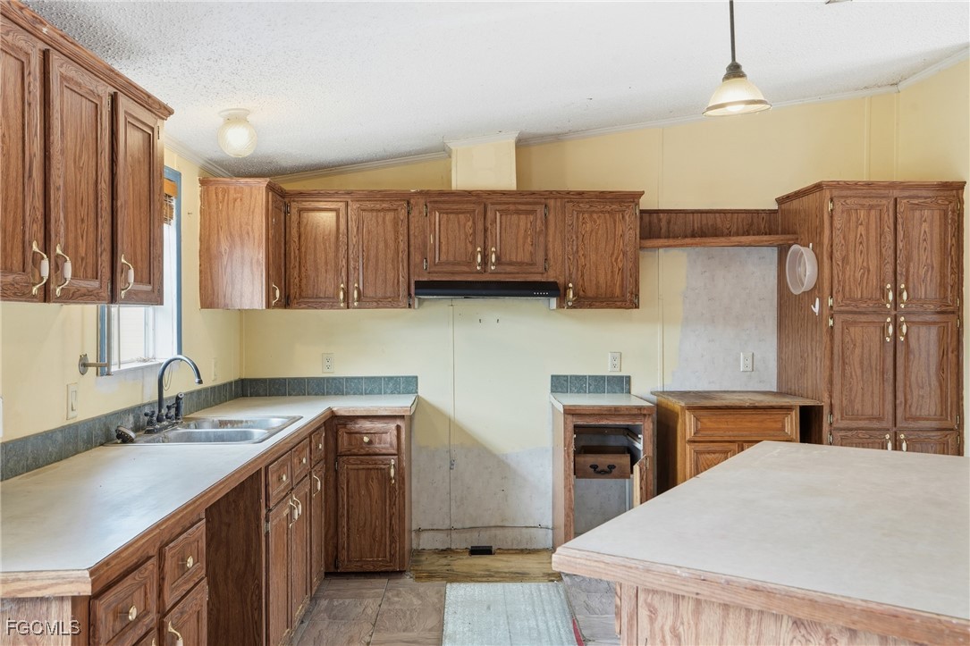 580 Brittany LN