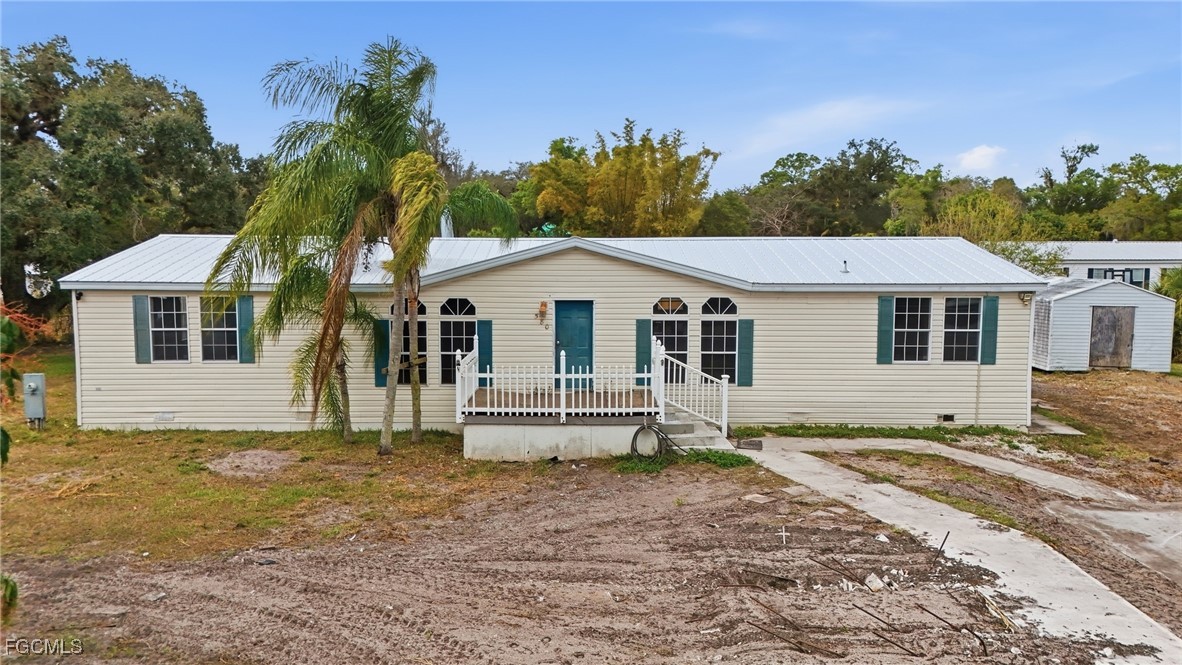 580 Brittany LN