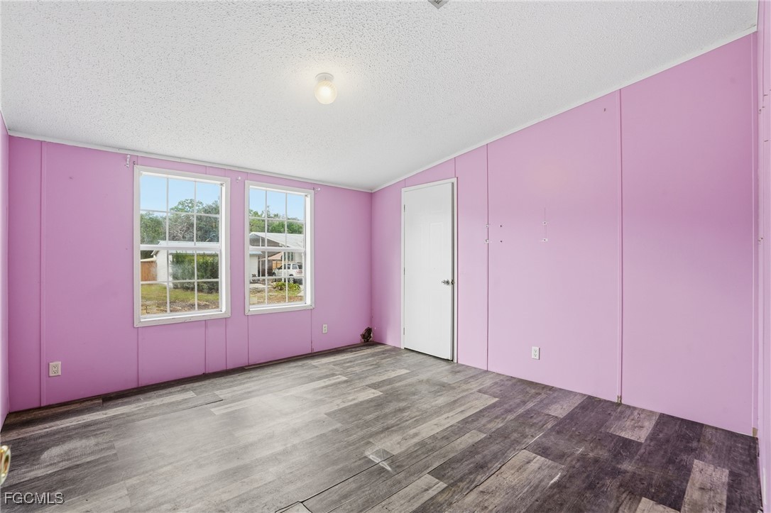 580 Brittany LN