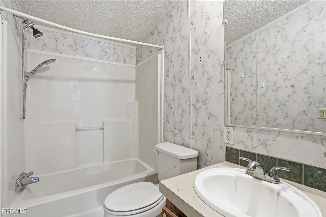 580 Brittany LN