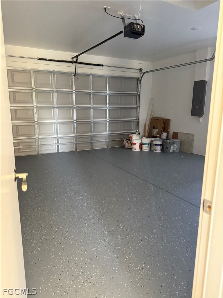 665 N Olivo ST