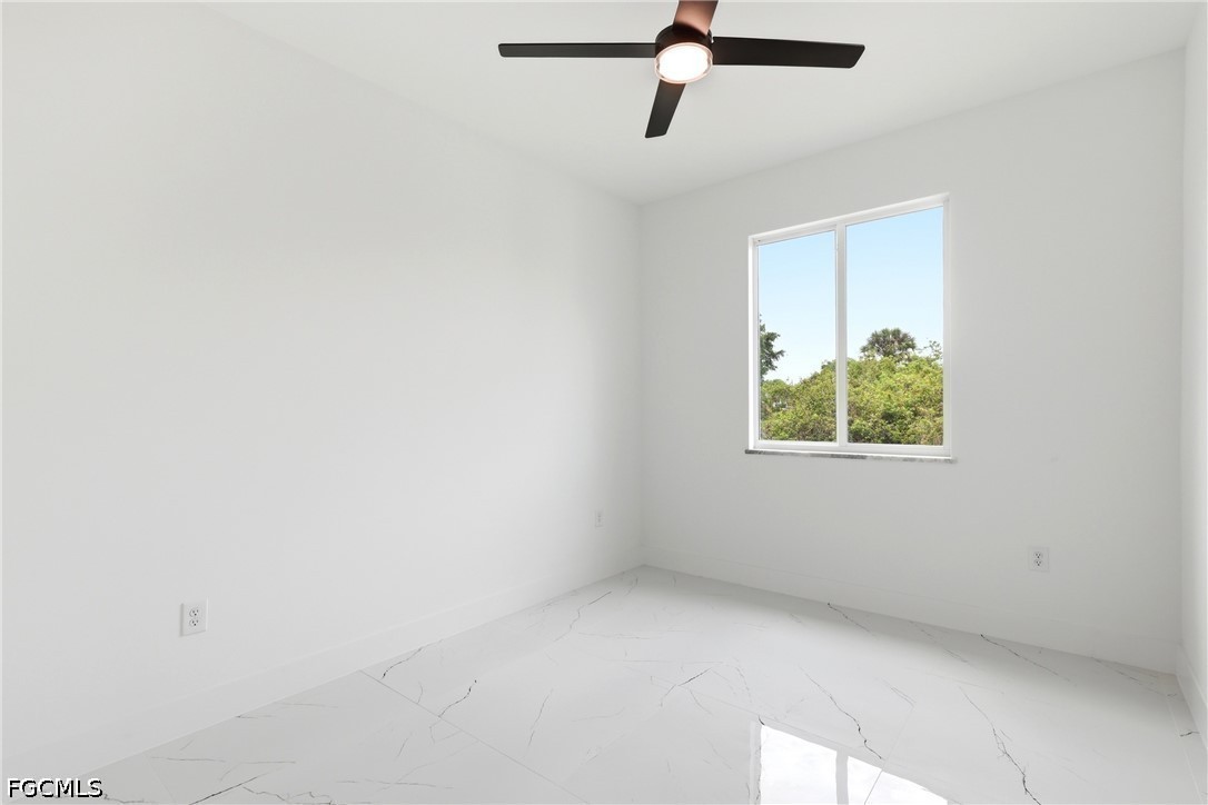 3004 Iris CIR