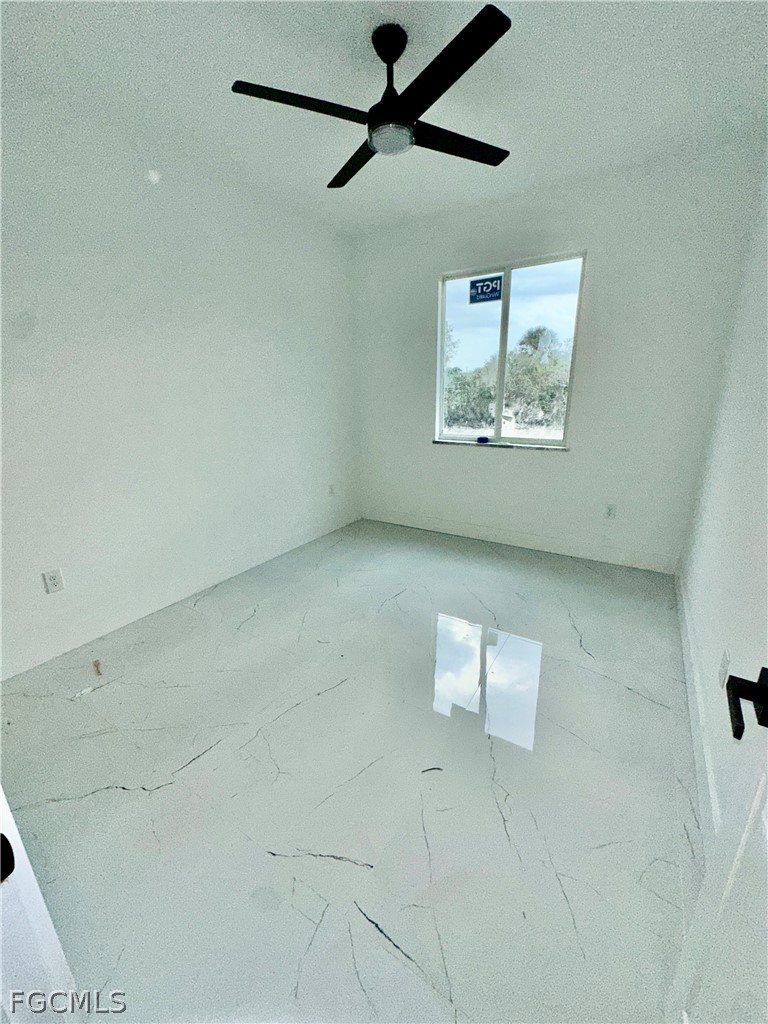 3004 Iris CIR