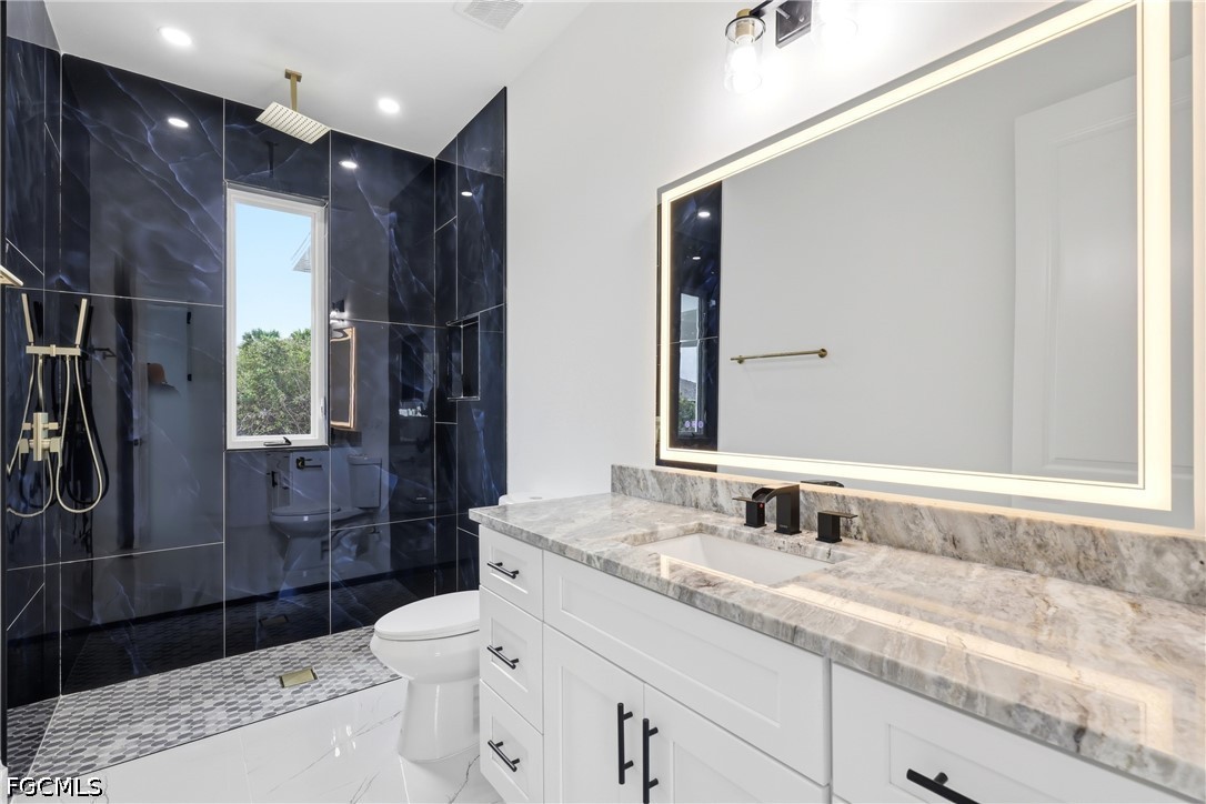 3004 Iris CIR