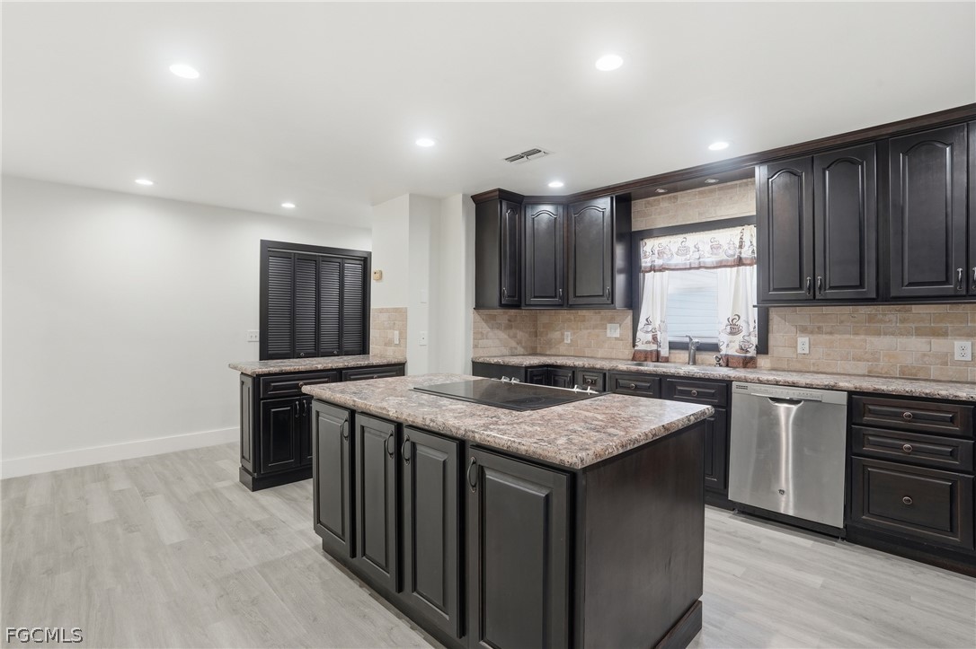 210 E Sugarland CIR