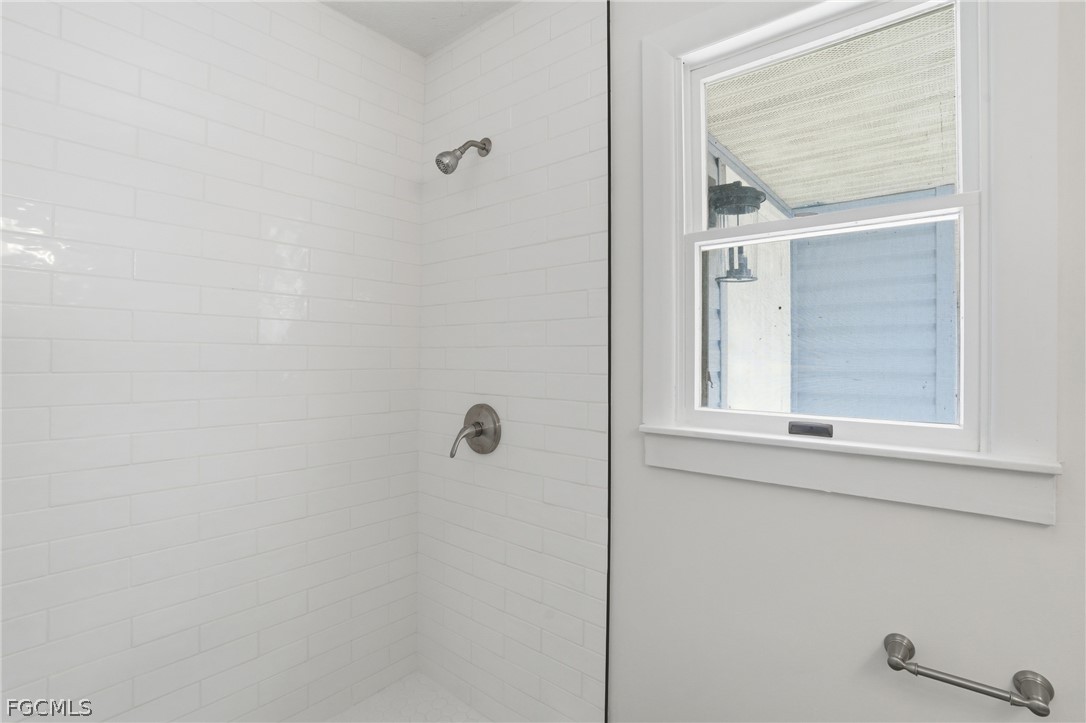 210 E Sugarland CIR