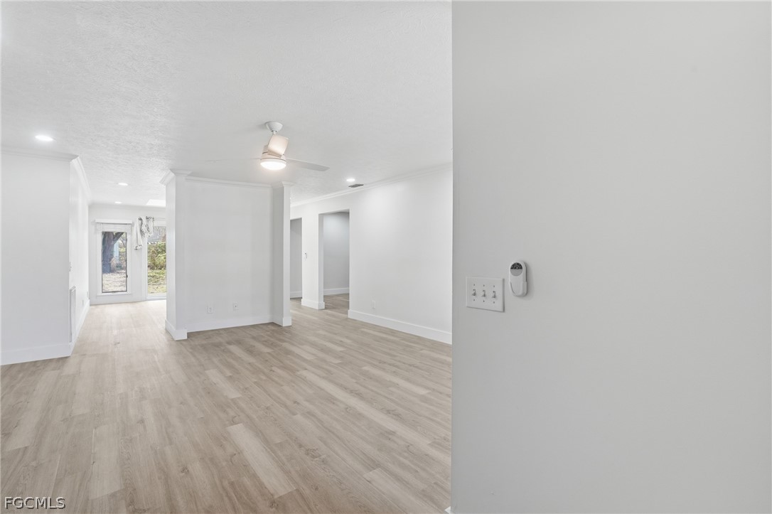 210 E Sugarland CIR
