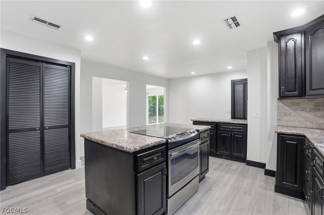 210 E Sugarland CIR