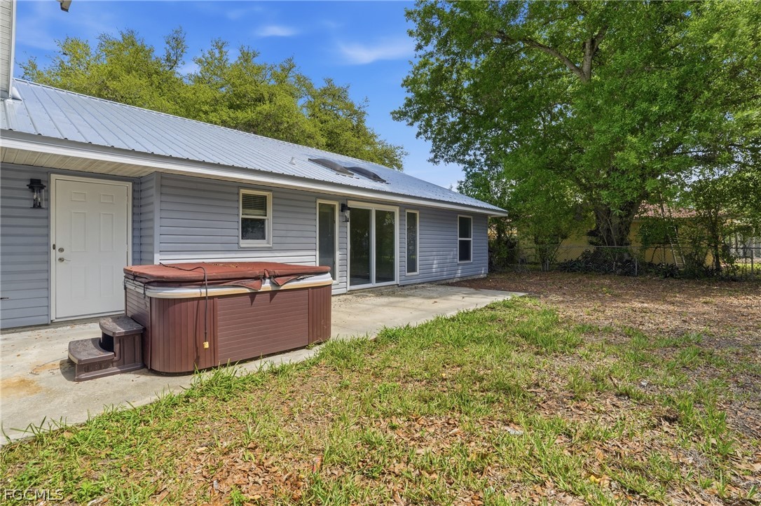 210 E Sugarland CIR