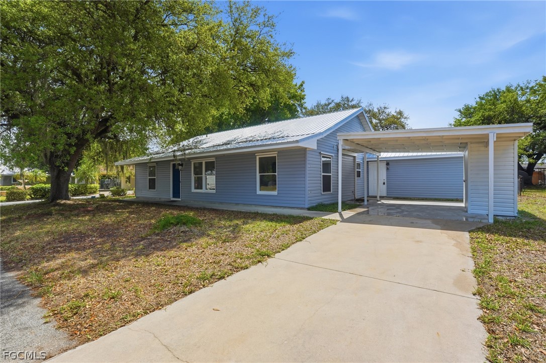 210 E Sugarland CIR