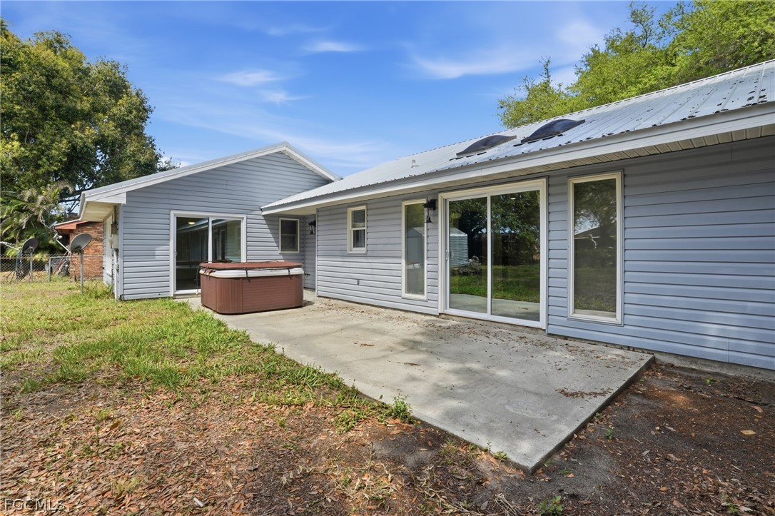 210 E Sugarland CIR