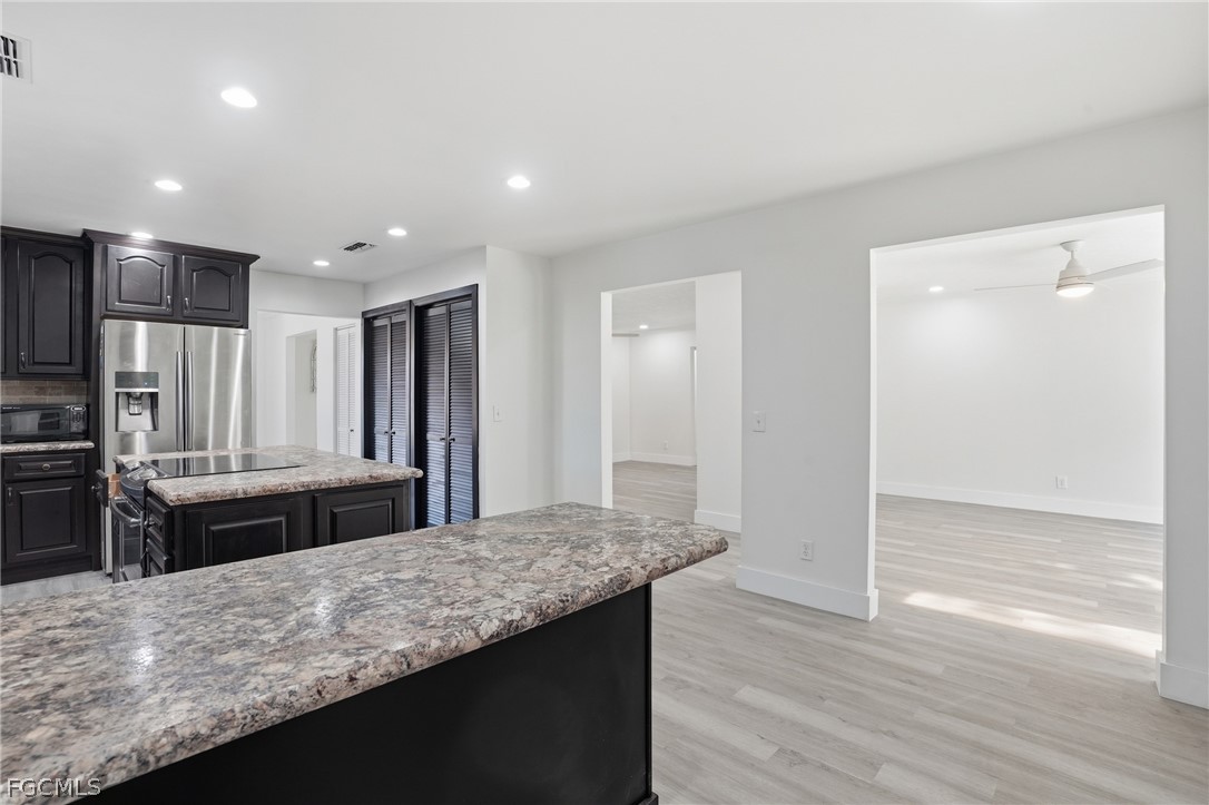 210 E Sugarland CIR