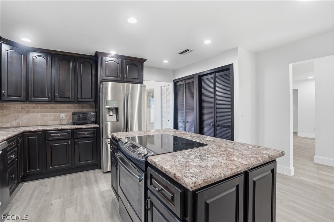 210 E Sugarland CIR