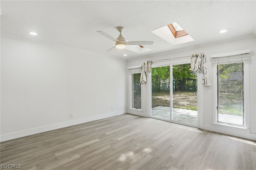210 E Sugarland CIR