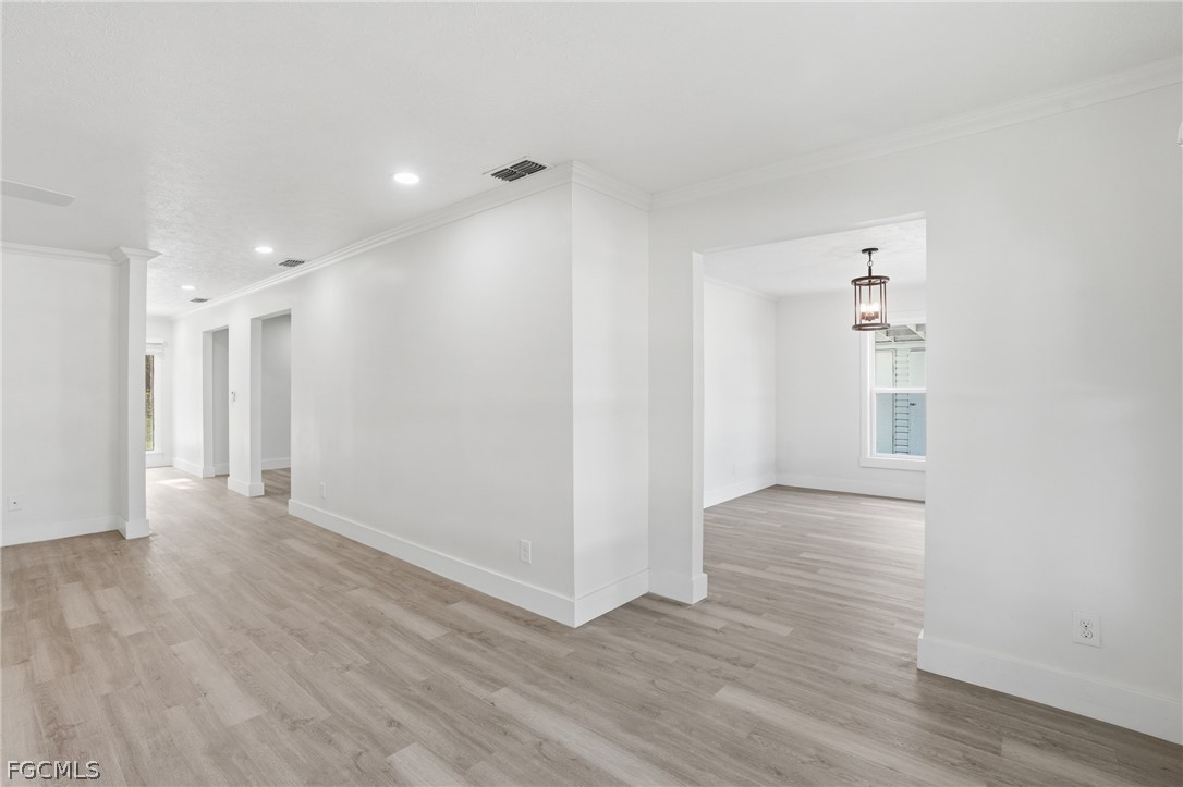 210 E Sugarland CIR