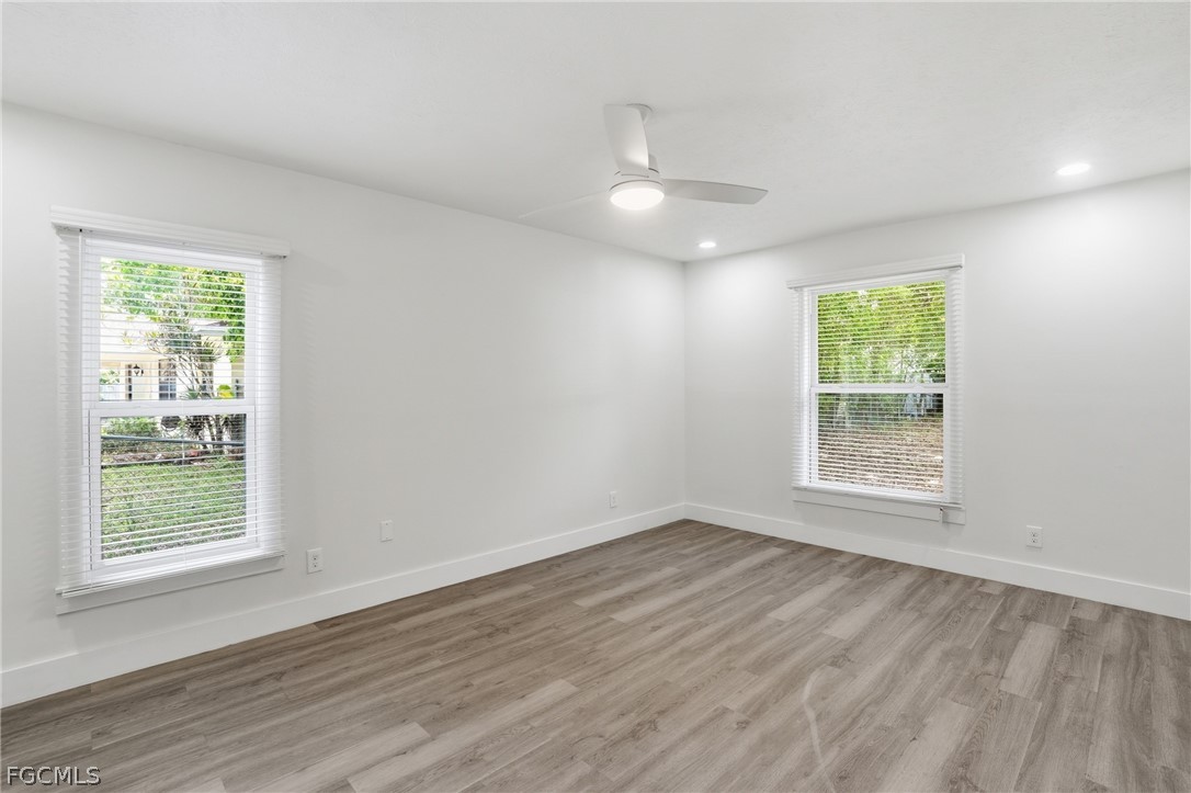 210 E Sugarland CIR