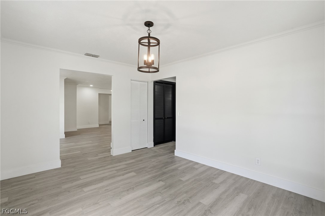 210 E Sugarland CIR