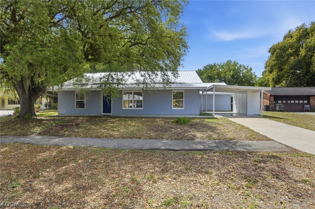 210 E Sugarland CIR