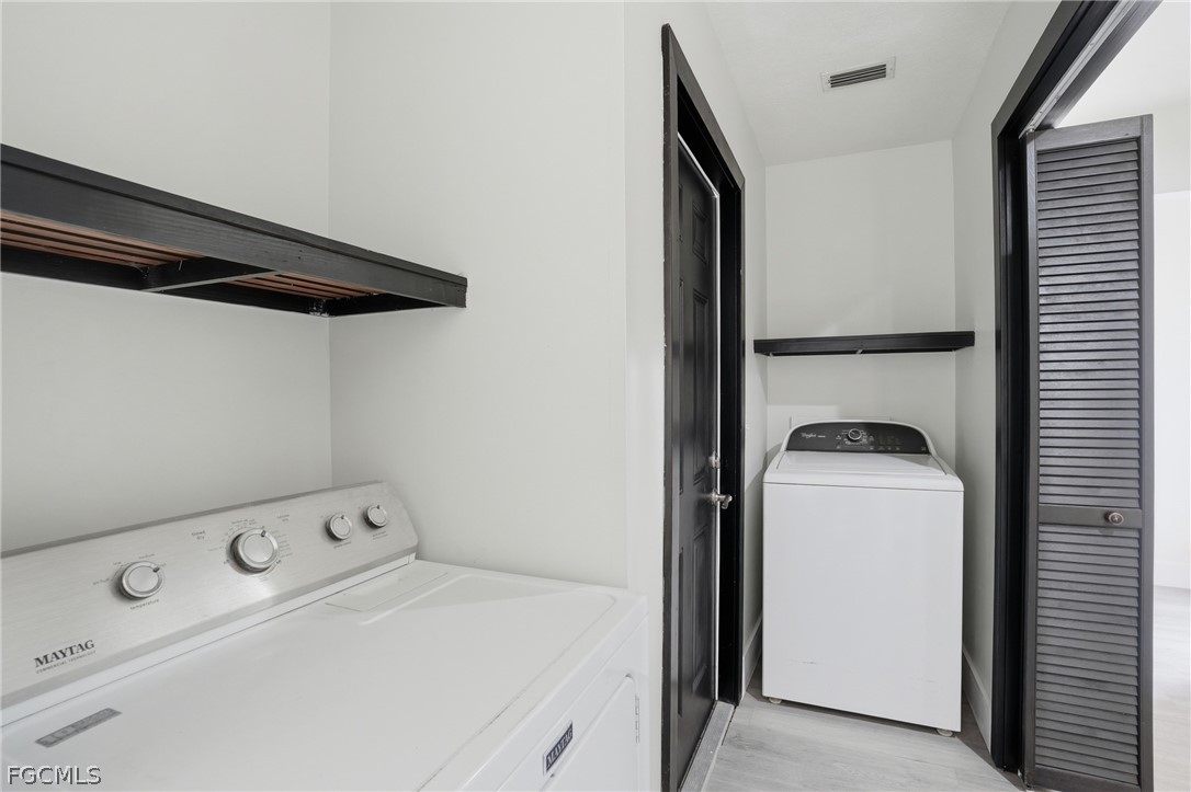210 E Sugarland CIR