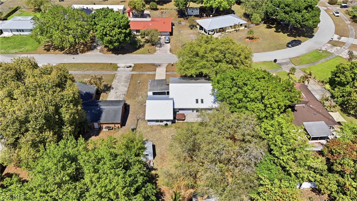 210 E Sugarland CIR