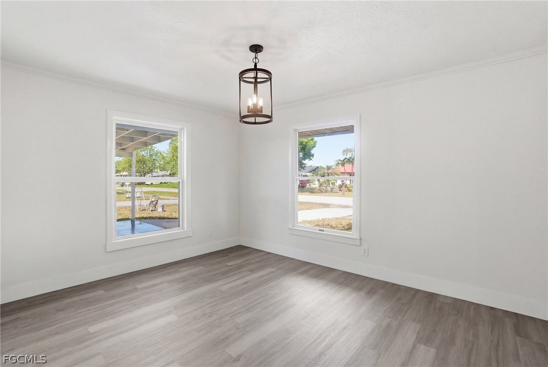 210 E Sugarland CIR