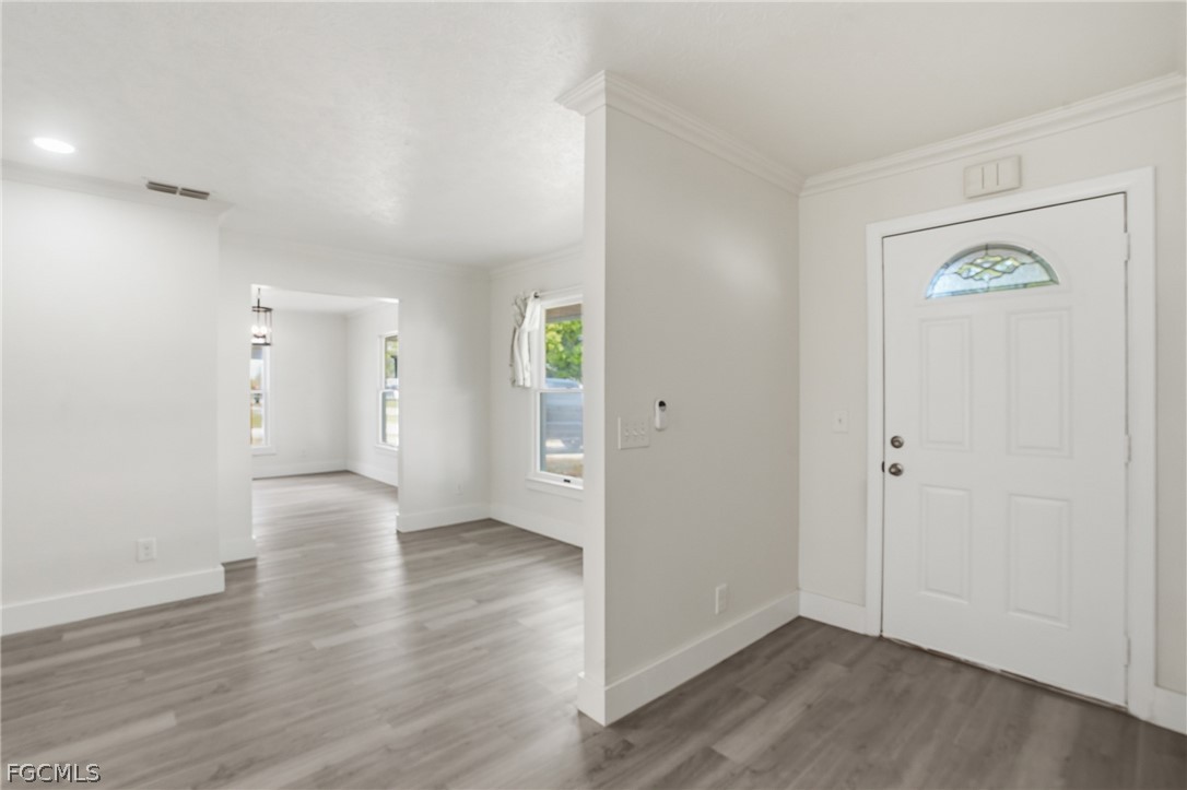 210 E Sugarland CIR