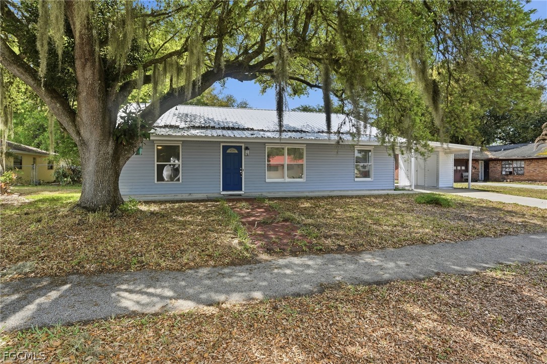 210 E Sugarland CIR