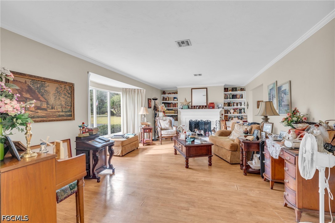 1210 Riverbend DR