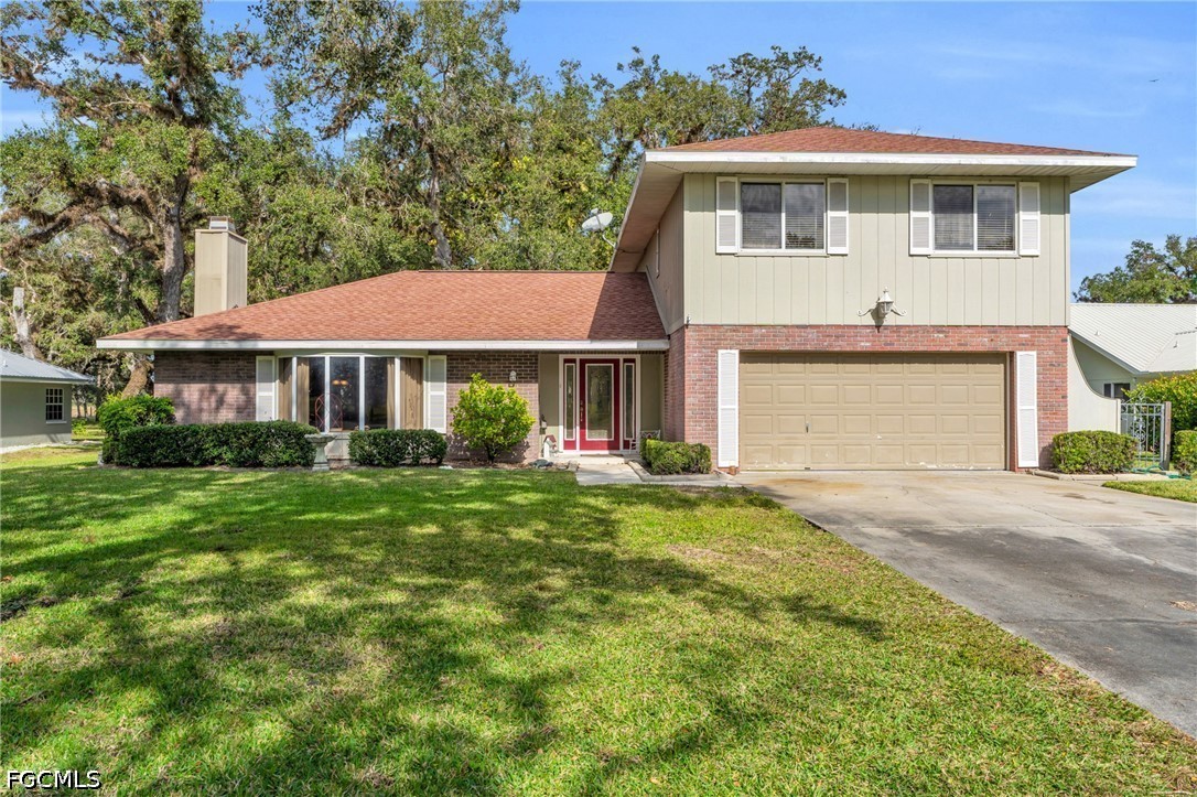 1210 Riverbend DR
