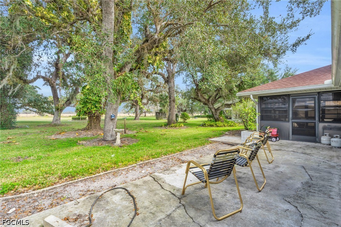 1210 Riverbend DR
