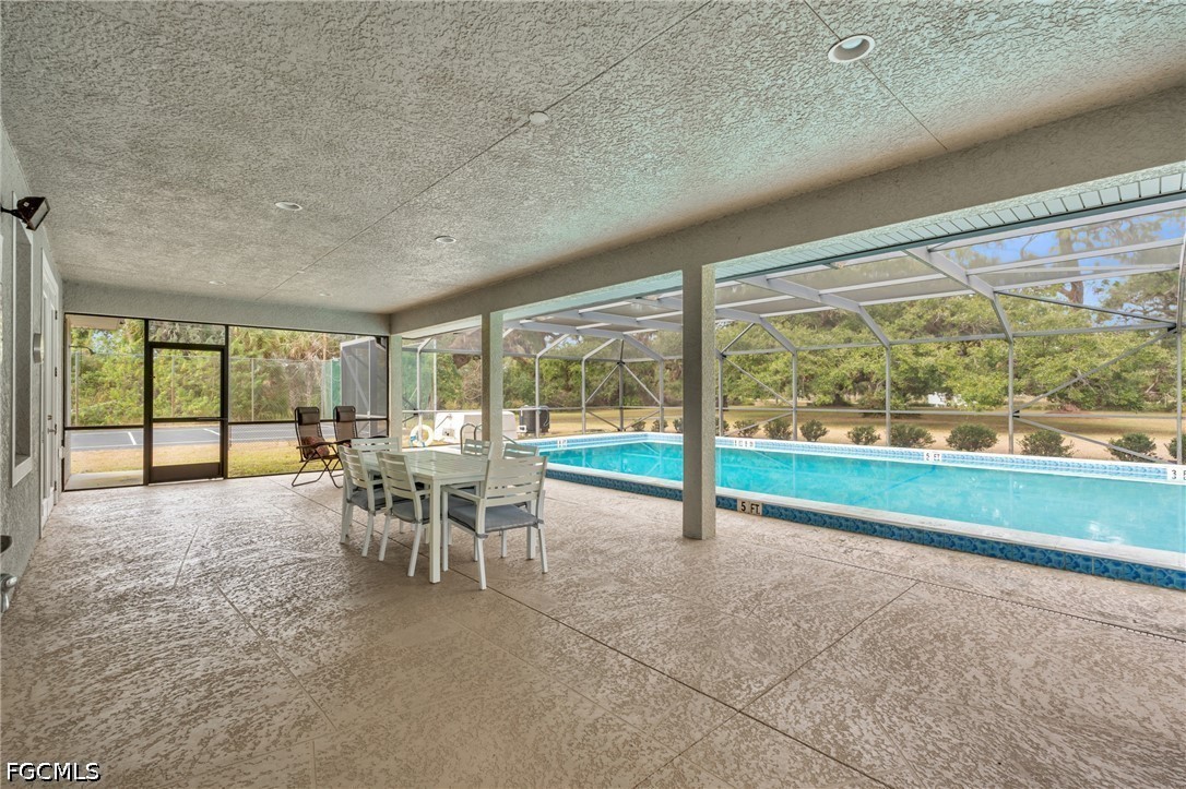 1210 Riverbend DR