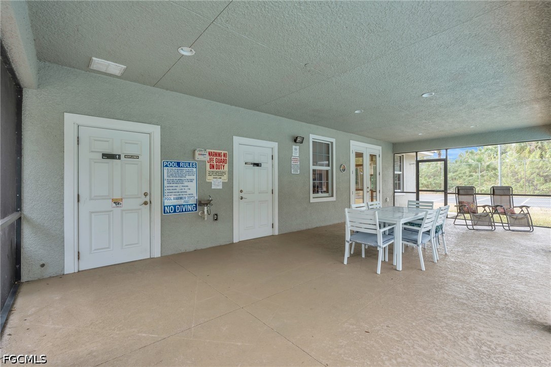 1210 Riverbend DR