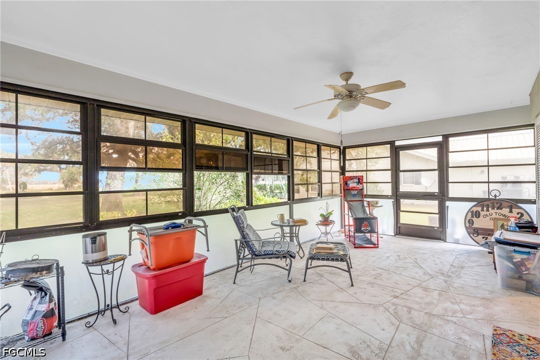 1210 Riverbend DR