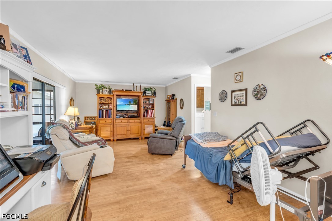 1210 Riverbend DR