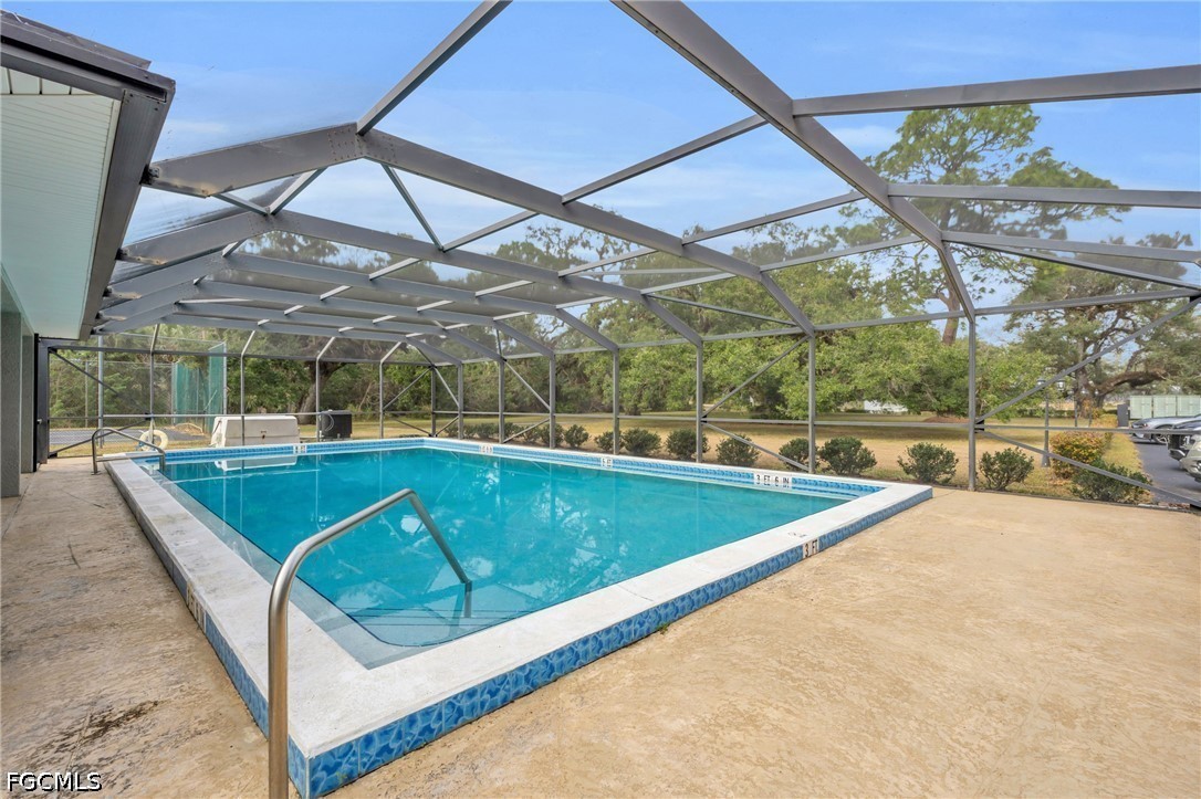 1210 Riverbend DR