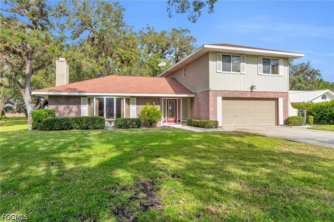 1210 Riverbend DR