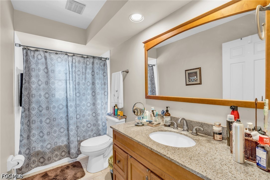 1210 Riverbend DR