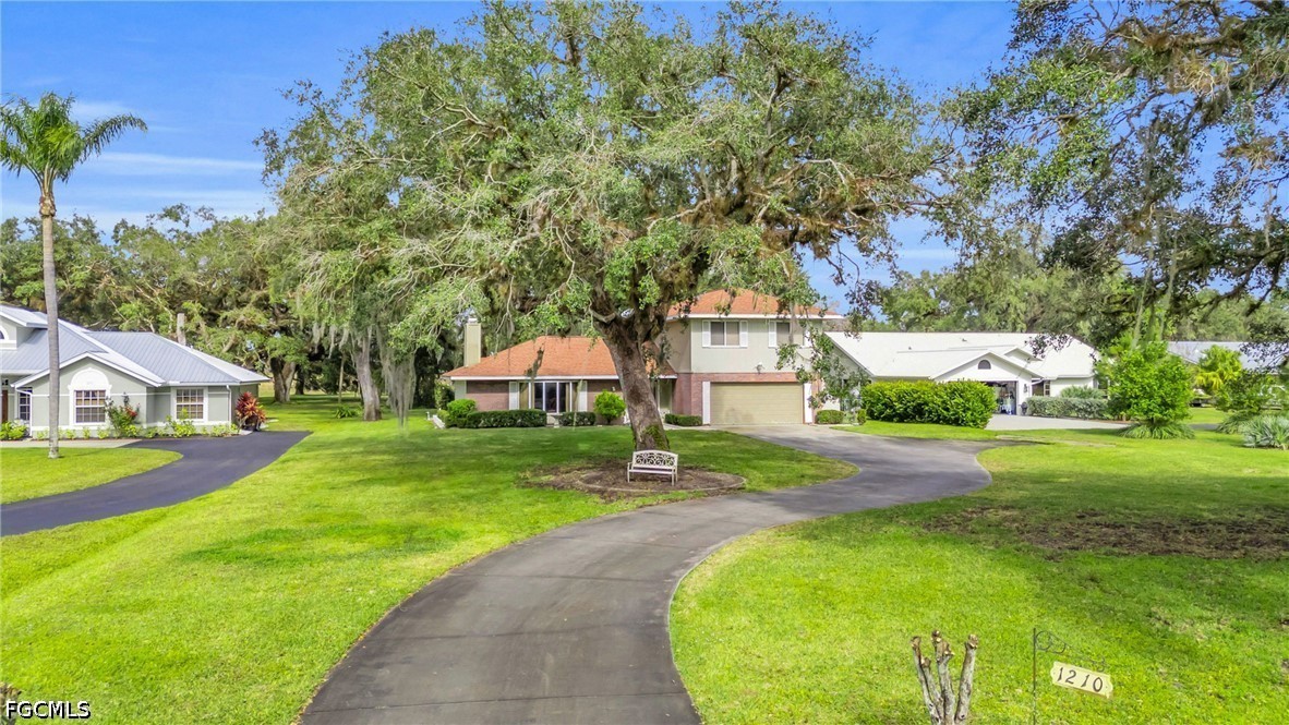 1210 Riverbend DR