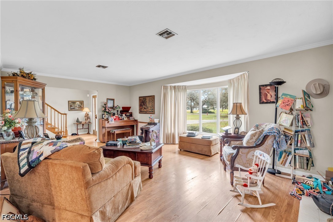 1210 Riverbend DR