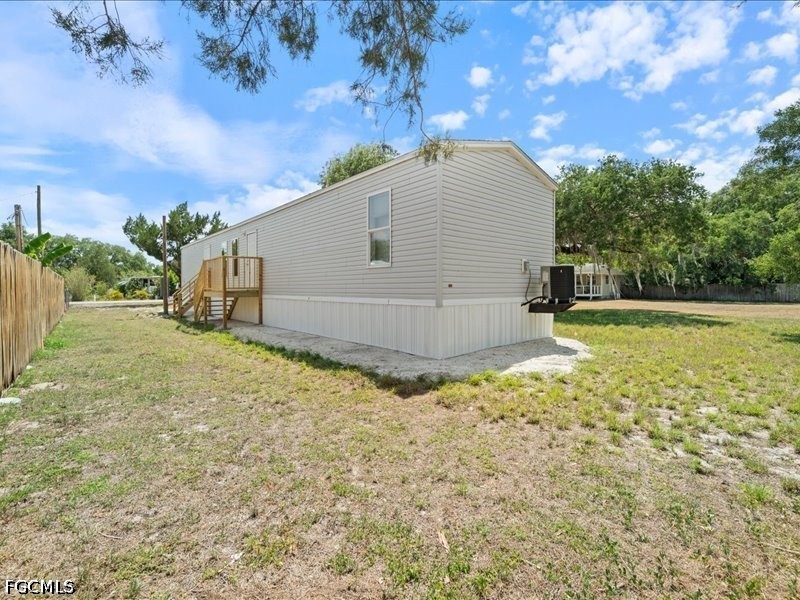 1038 Canopy LN