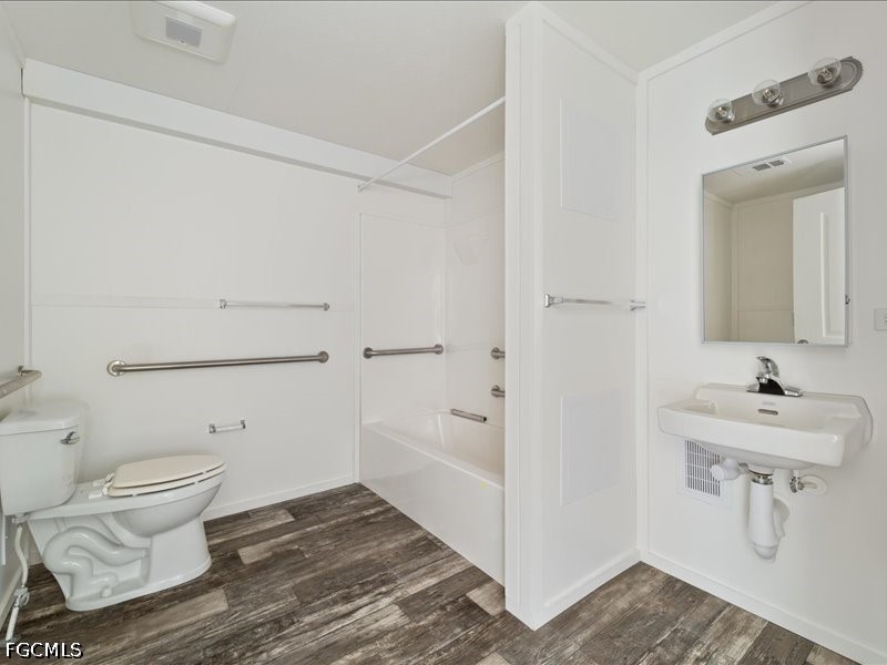 1038 Canopy LN