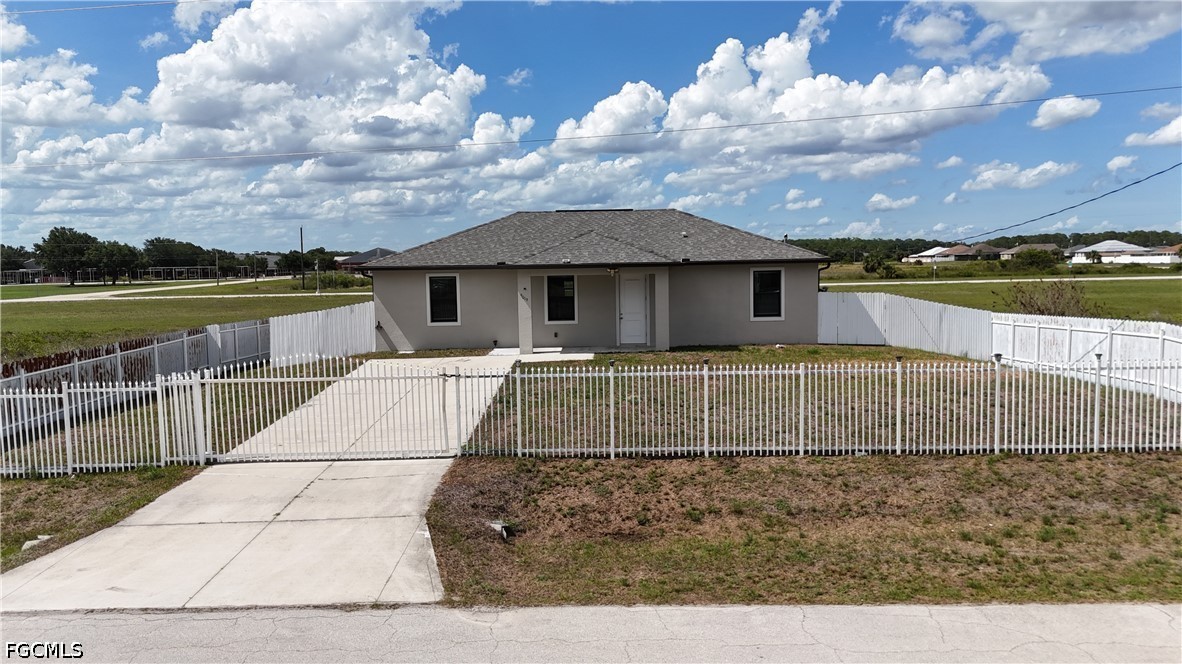 9019 N Indio CIR