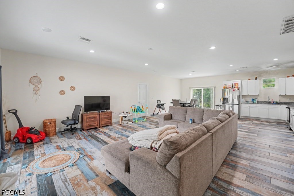 8006 Oakleaf CIR