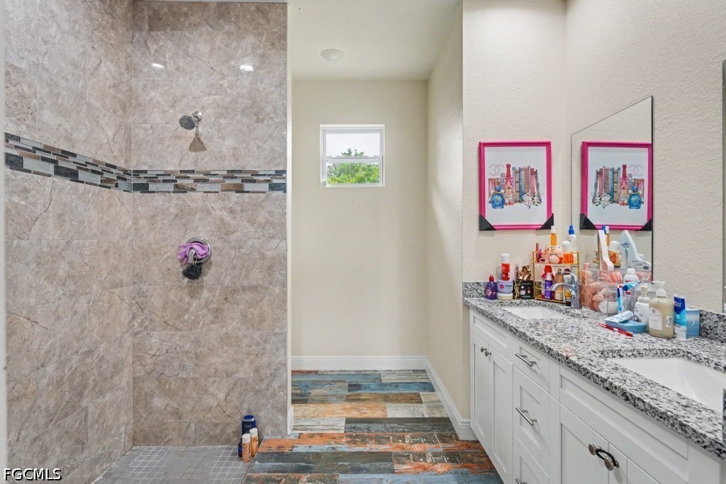 8006 Oakleaf CIR