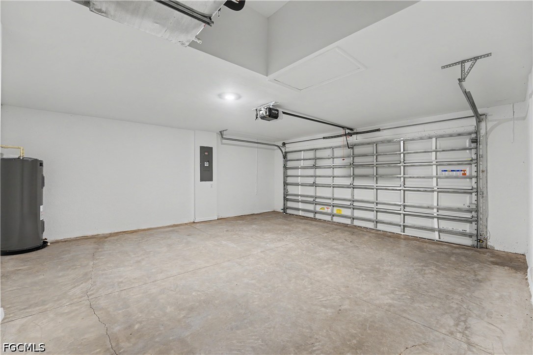 815 Gen D Macarthur AVE